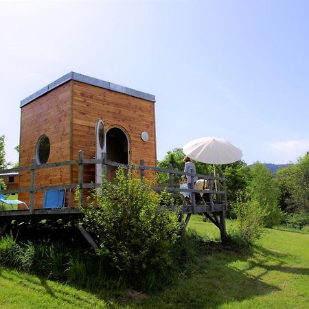 Les Roulottes Et Cabanes Du Livradois Guest House Cunlhat Exterior photo