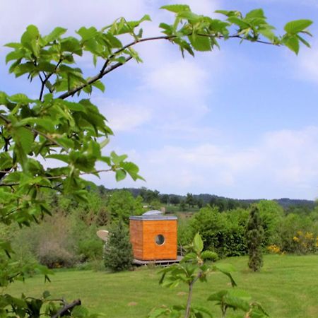 Les Roulottes Et Cabanes Du Livradois Guest House Cunlhat Exterior photo